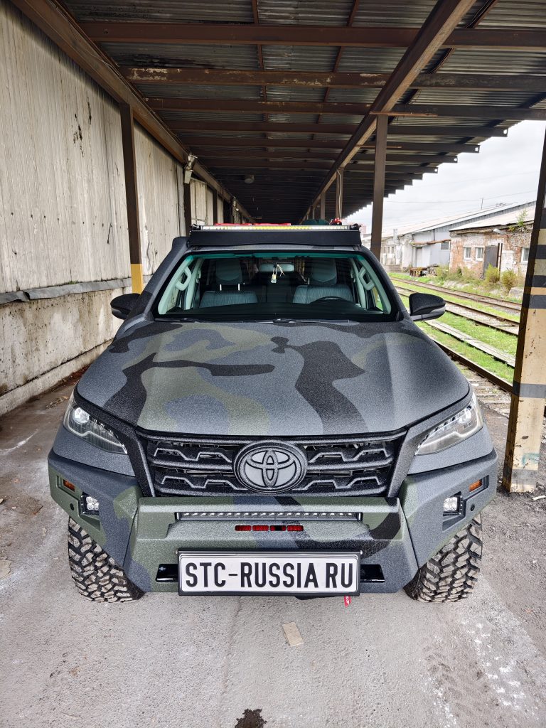 Бампер передний Toyota Fortuner 2015+ под балку и ПТФ
