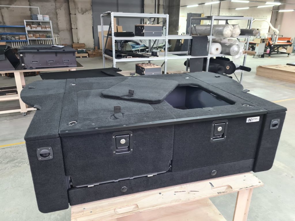 Спальник-органайзер Nissan Patrol Y62 коврики, кухон. модуль, каретка, доп. ящик, люки быстр. доступ Спальник-органайзер Nissan Patrol Y62 коврики, кухон. модуль, каретка, доп. ящик, люки быстр. доступ